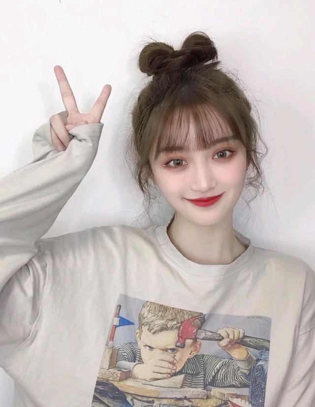 丸子头过时了？那是你不会扎！教你5种洋气扎法，好减龄