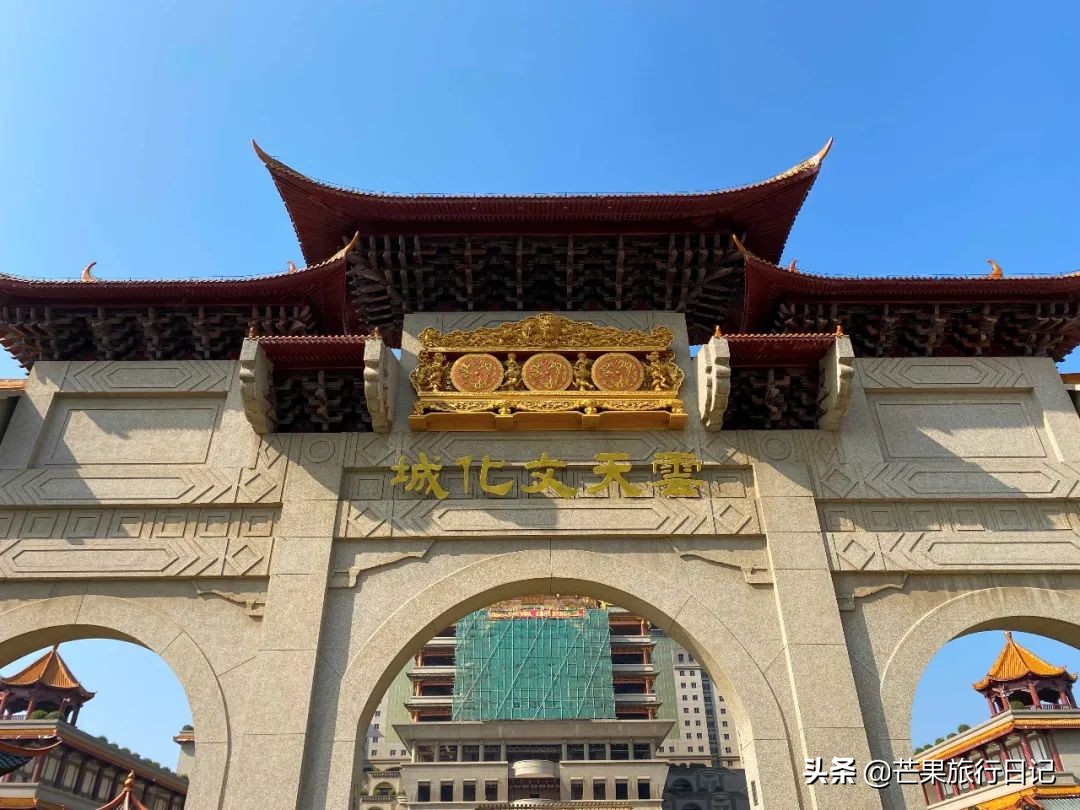 广西“布达拉宫”,据说台湾富商花30亿,用8000工人才建成