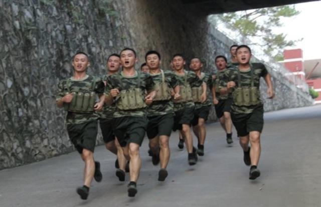 当兵每天都要跑3km吗,当兵3公里跑不过怎么办