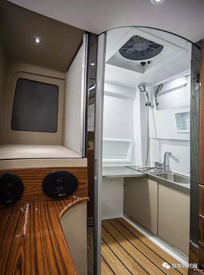 「途酷房车」历久弥新，福特全顺V348房车值得一试！