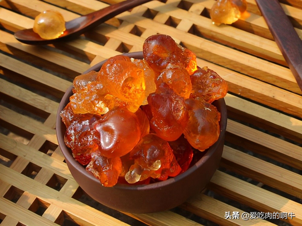 桃胶的正确做法和吃法图片,春天摘桃胶