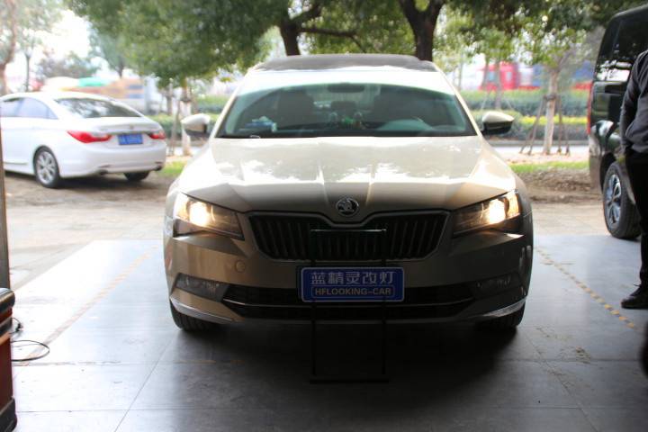 斯柯达明锐大灯不亮怎么换,16款斯柯达速派改装透镜