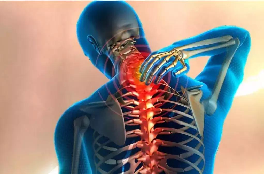 心脏与肩膀疼痛要警惕的三种病,肩膀疼痛引起心脏疼是怎么回事