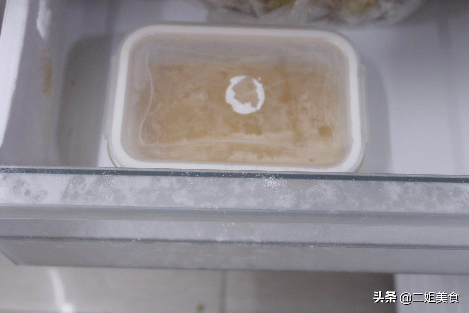 怎么做芒果冰淇淋不会有冰沙,夏天要来了教你做一杯芒果冰激凌