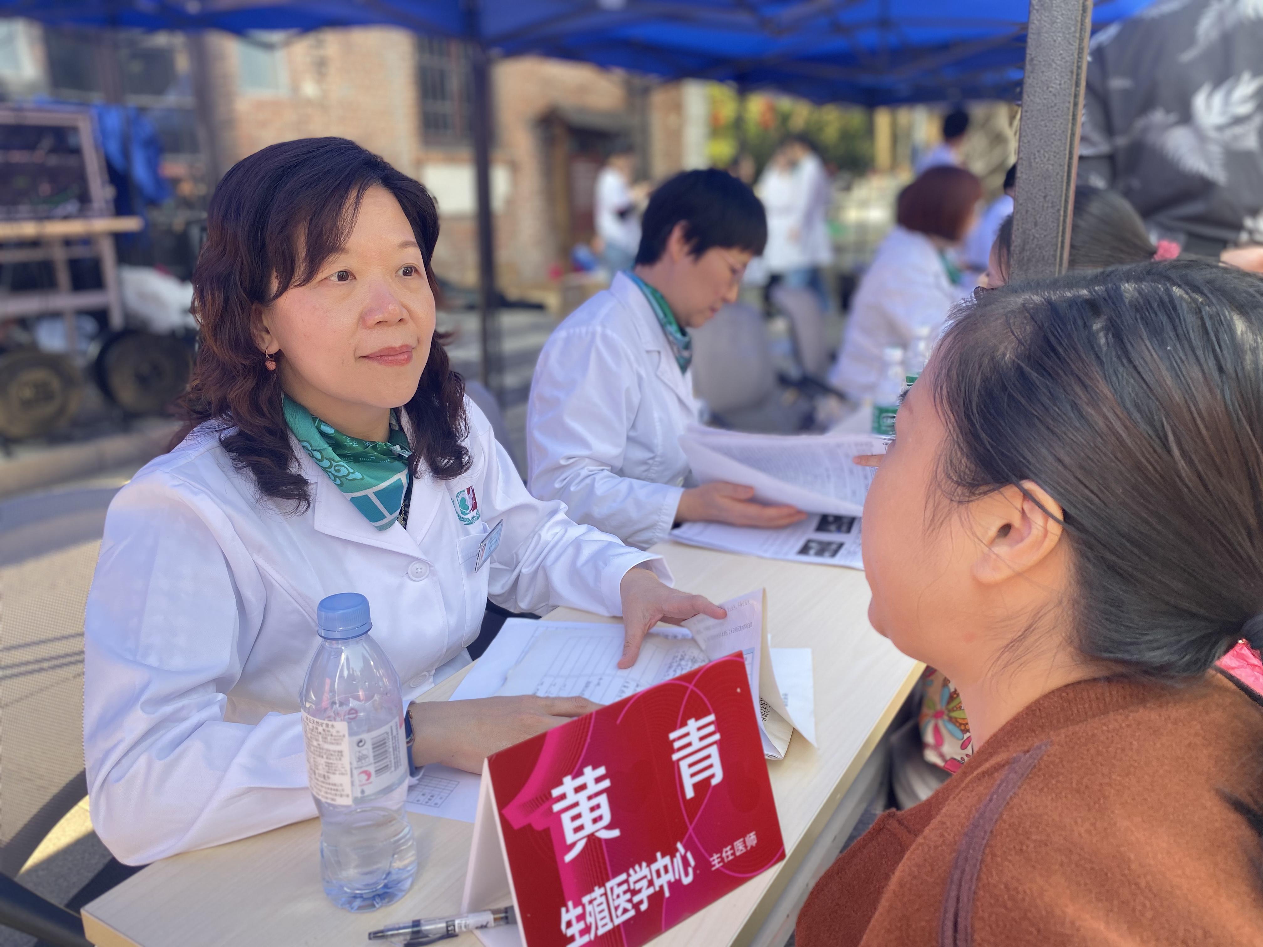 世界冠军谢杏芳为广州医科大学附属第三医院建院120周年华诞庆生