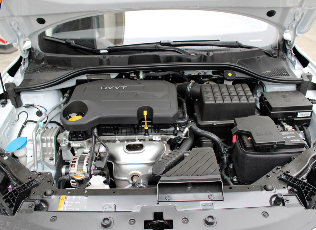 家用、跑滴滴都不错的荣威360，现6.4万起，为何8月份仅卖8台