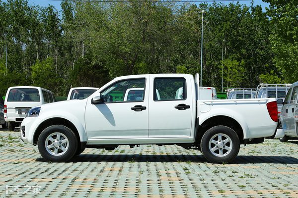 如何选13万元以下的柴油四驱皮卡,十万左右四驱性价比高的皮卡车