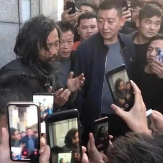 这样的「一夜爆红」,太丑了