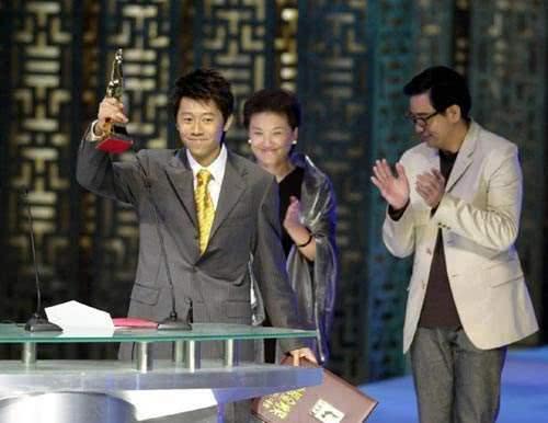 不卖产品卖人设,不卖人设