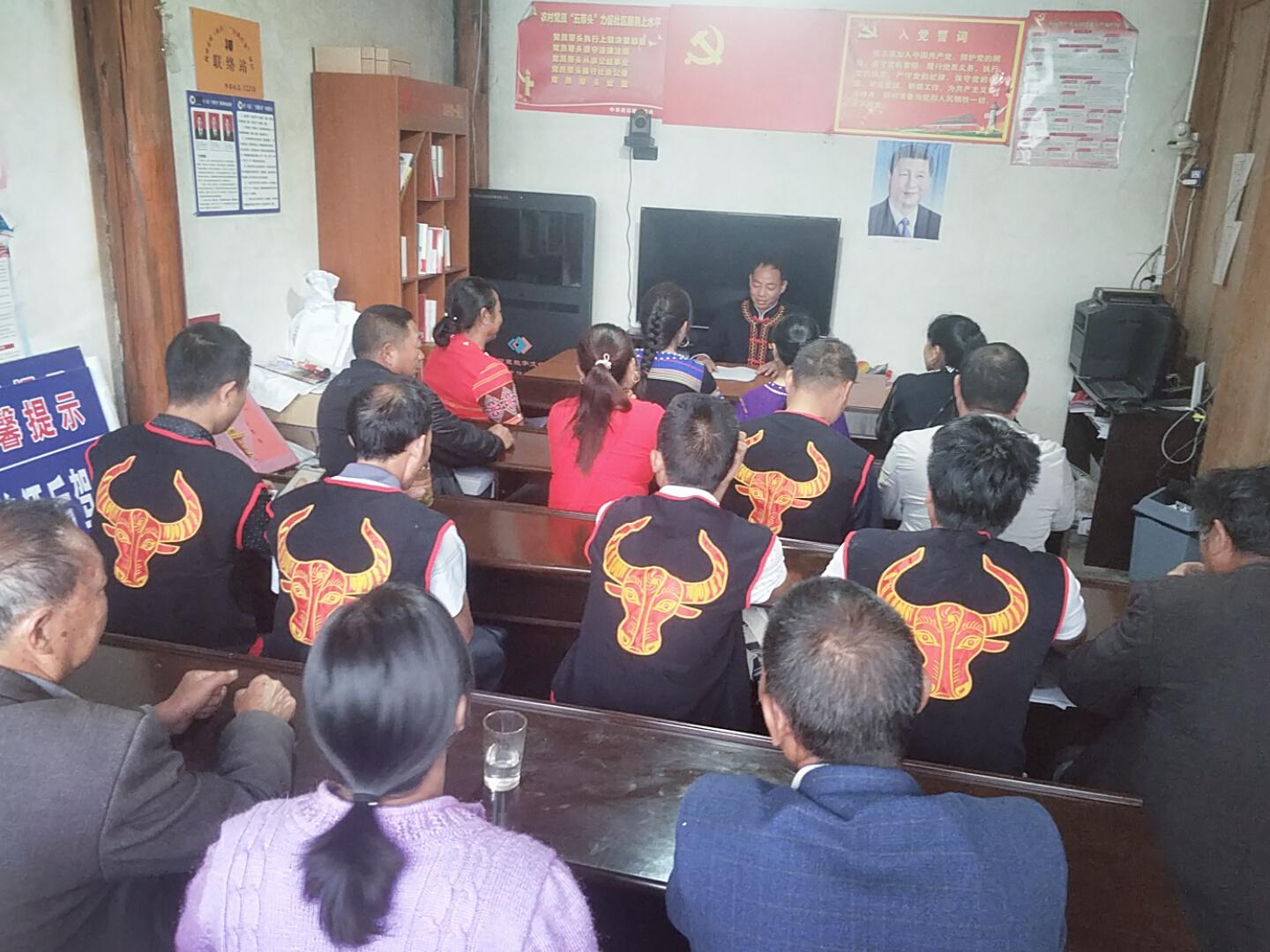 腾冲甘蔗寨:振兴路上*党**旗红古道佤乡换新颜