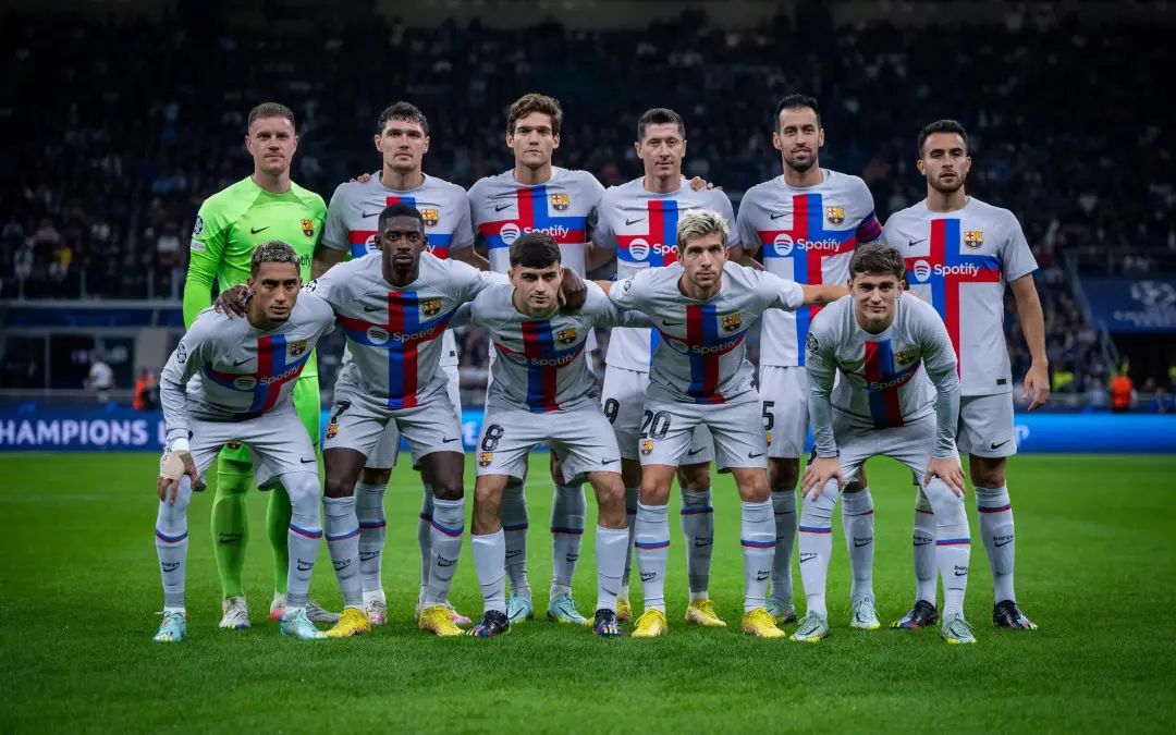 抬起头来巴萨,巴萨抬起头