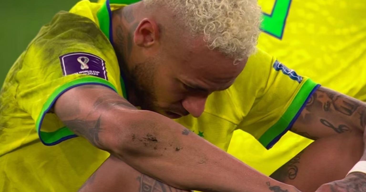 巴西出局内马尔哭泣图片,利瓦科维奇扑出内马尔点球