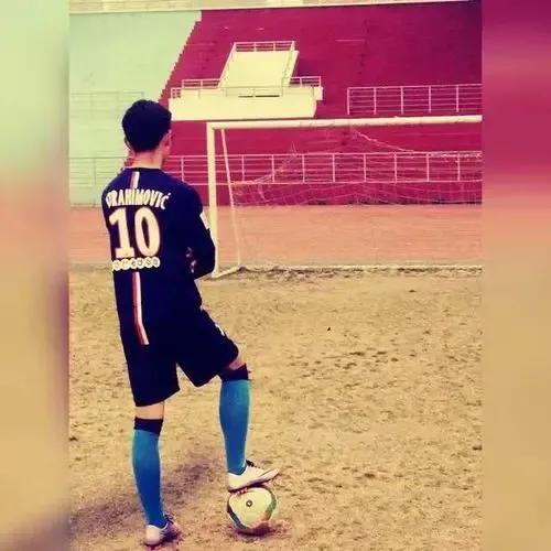 足球不是你想象的那么糟,足球一开始都是孤独的