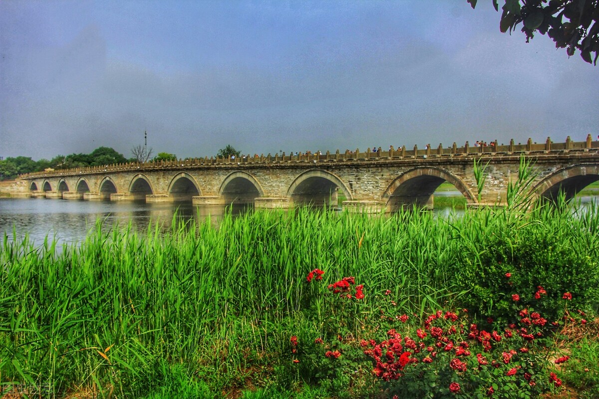 跟着诗歌游中国视频,跟着诗词游中国全四册