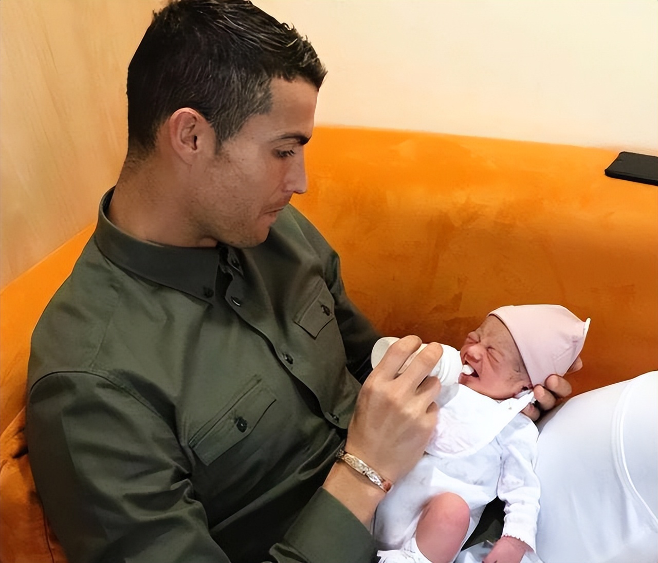 c罗的五个孩子,c罗的5个孩子