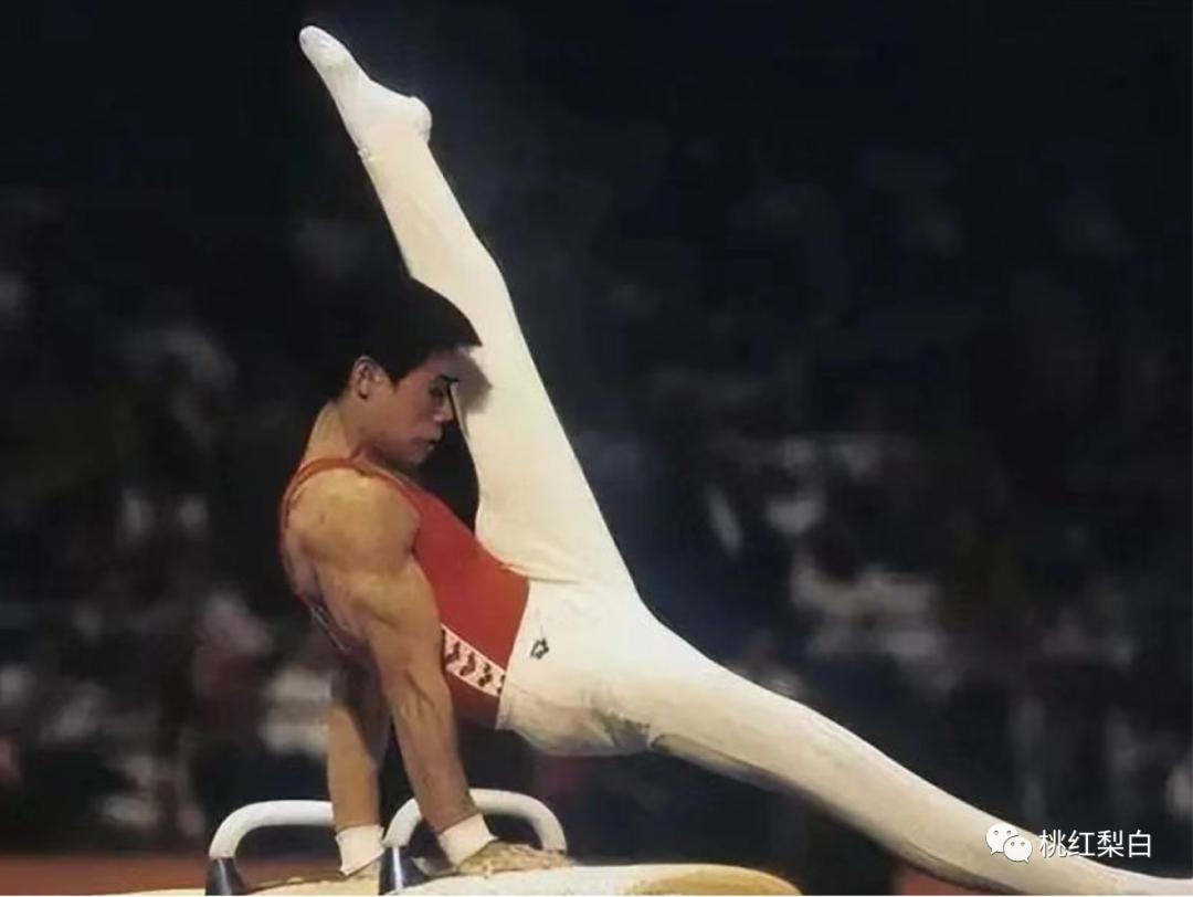 郭晶晶出席名流晚宴站c位,郭晶晶合照c位