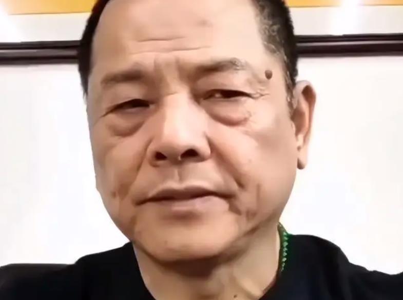 澳门黑帮老大崩牙驹出狱的场面,澳门黑帮崩牙驹现在情况