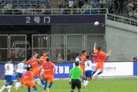 没法踢了？丑陋的判罚再次左右比赛。中超执法泰山已现破窗效应