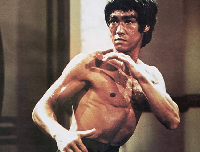 李小龙的情人后来嫁给谁了,李小龙莎朗法雷尔