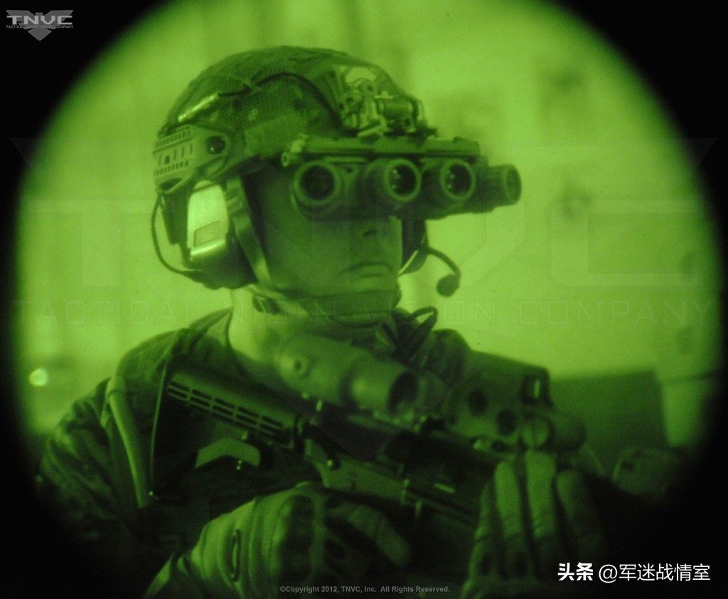 乌军试图夜间突击俄军视频,俄军与乌军夜视装备