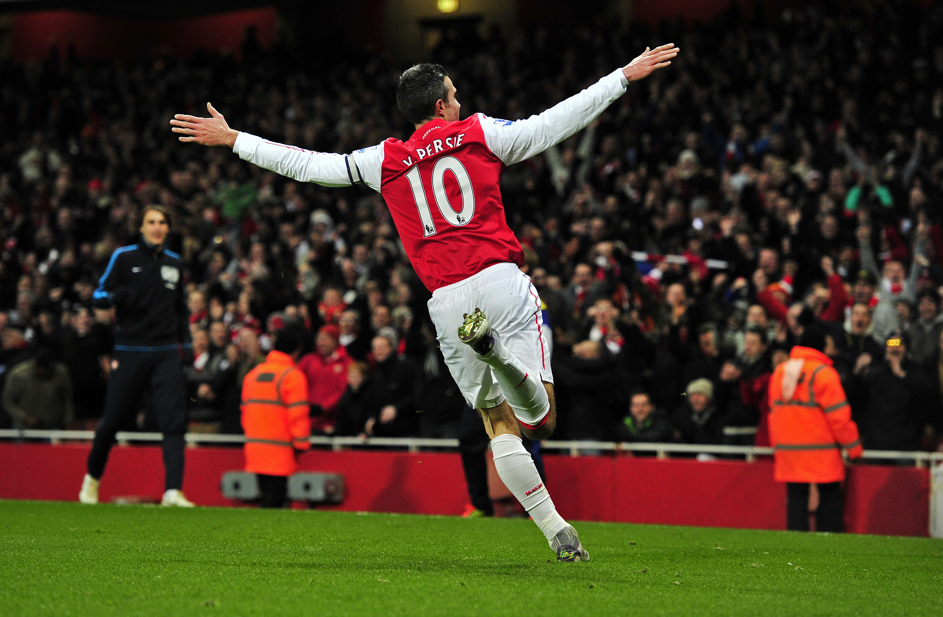 范佩西曼联时期欧冠战绩,范佩西和德罗巴谁厉害