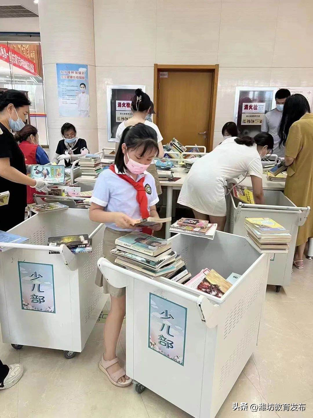 新闻周播报完整版,潍坊校园新闻播报