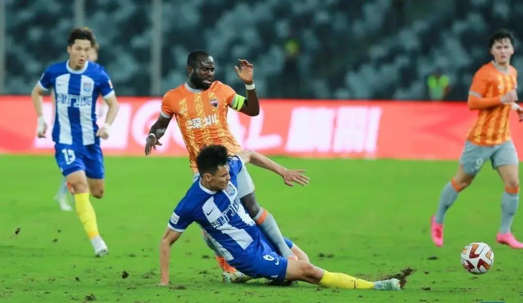 2024中超联赛第15轮青岛海牛对战,泰山2:1战胜三镇