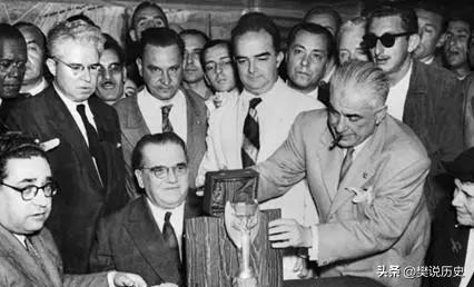 巴西的雷米特杯是不是被融化掉了,巴西永久保留的奖杯