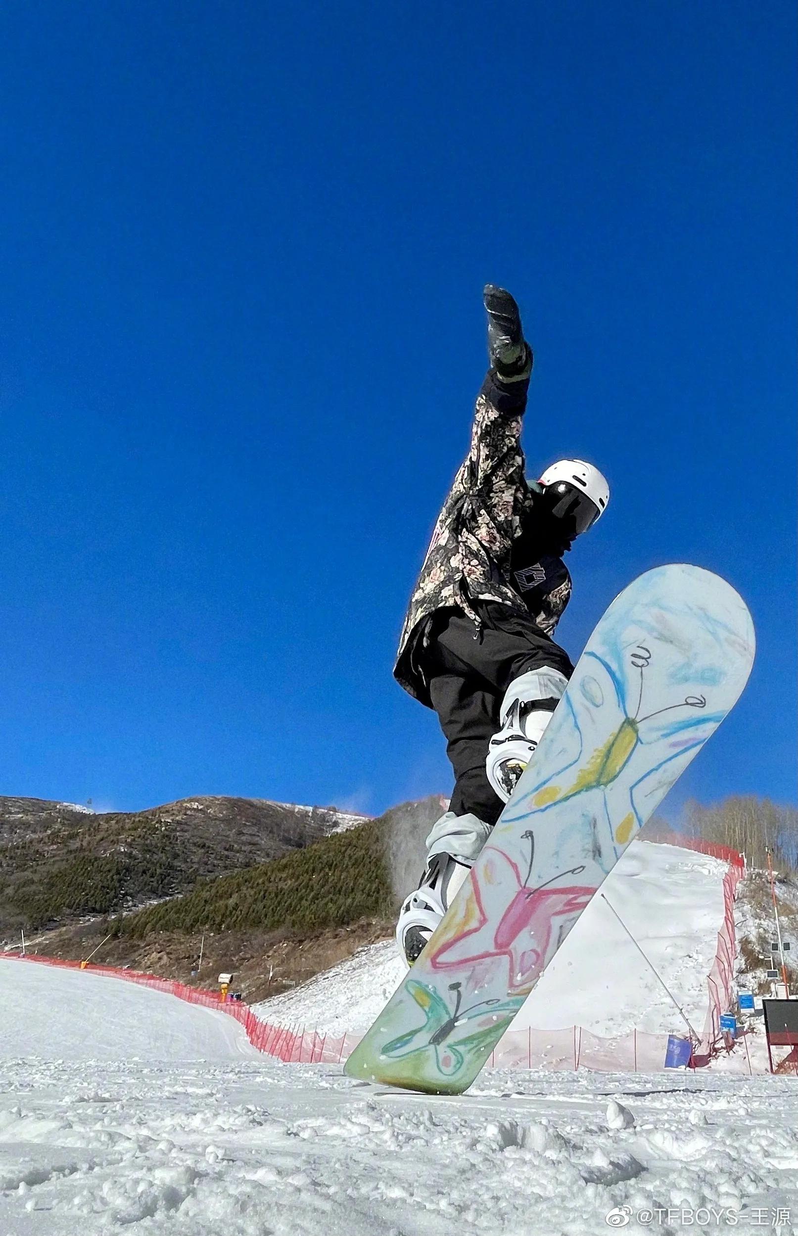 燃动冰雪，梦幻联动！热血MV与奥运健儿适配，王源发博祝贺夺冠