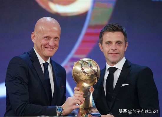 他是足球场上的包青天，却因个人代言无奈退役