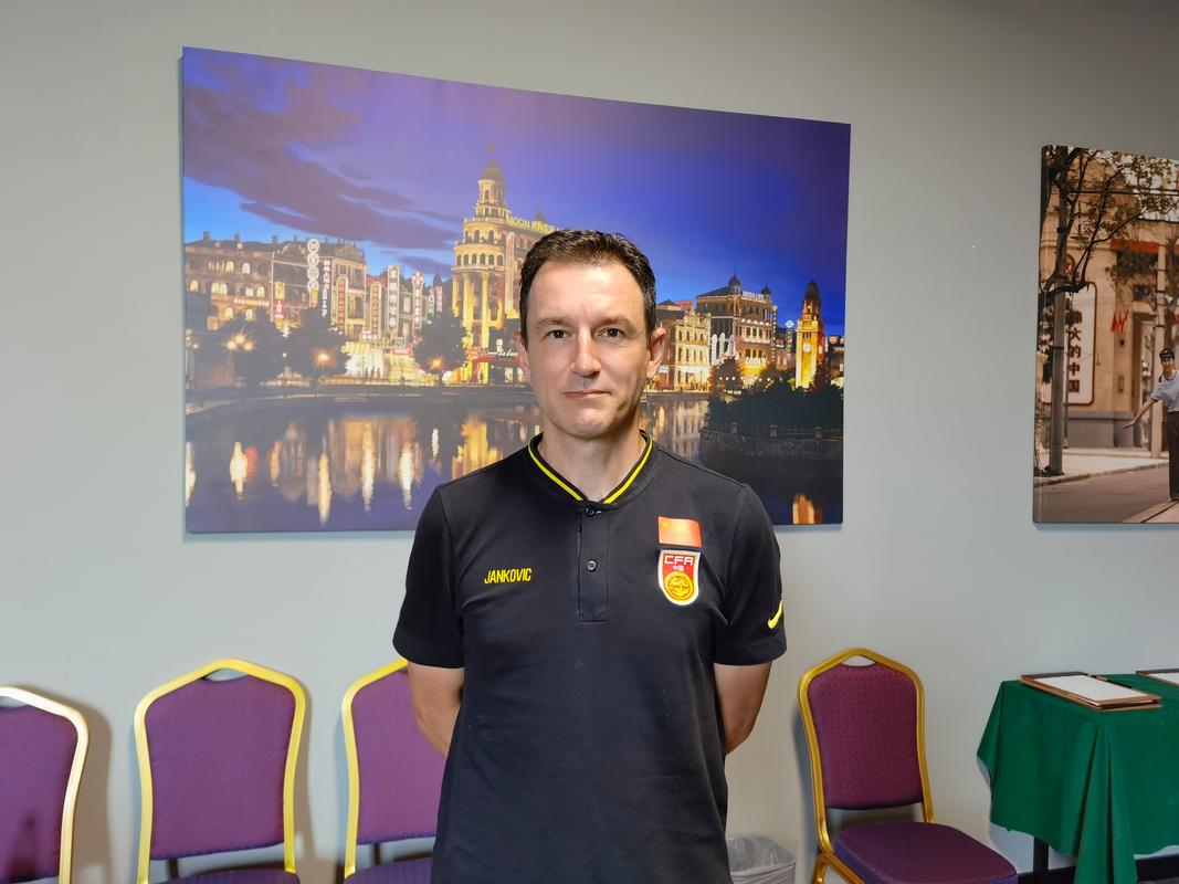 难堪！中国男足主教练确定了，竟招不到人！国脚想好了不去的理由