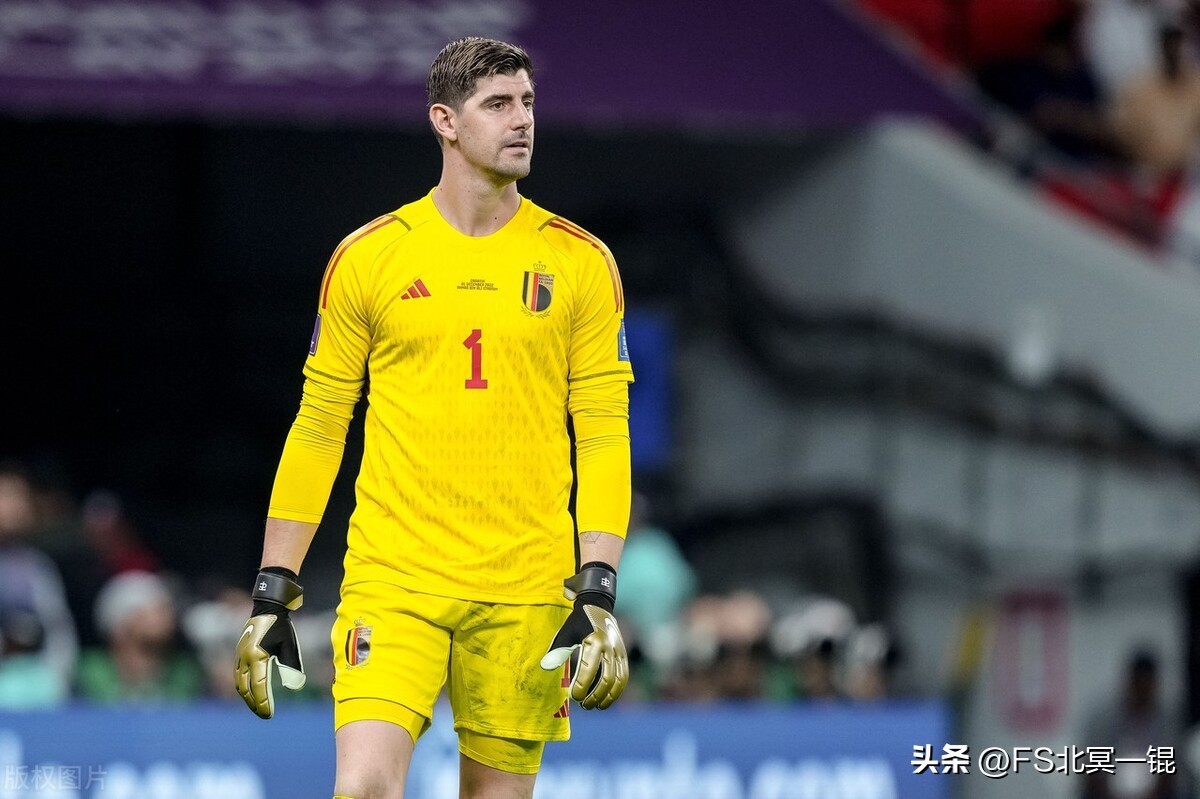 双手如钳，一夫当关万夫莫开，化腐朽为的神奇不只有前锋还有门将