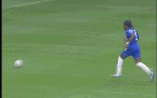 范佩西曼联时期欧冠战绩,范佩西和德罗巴谁厉害