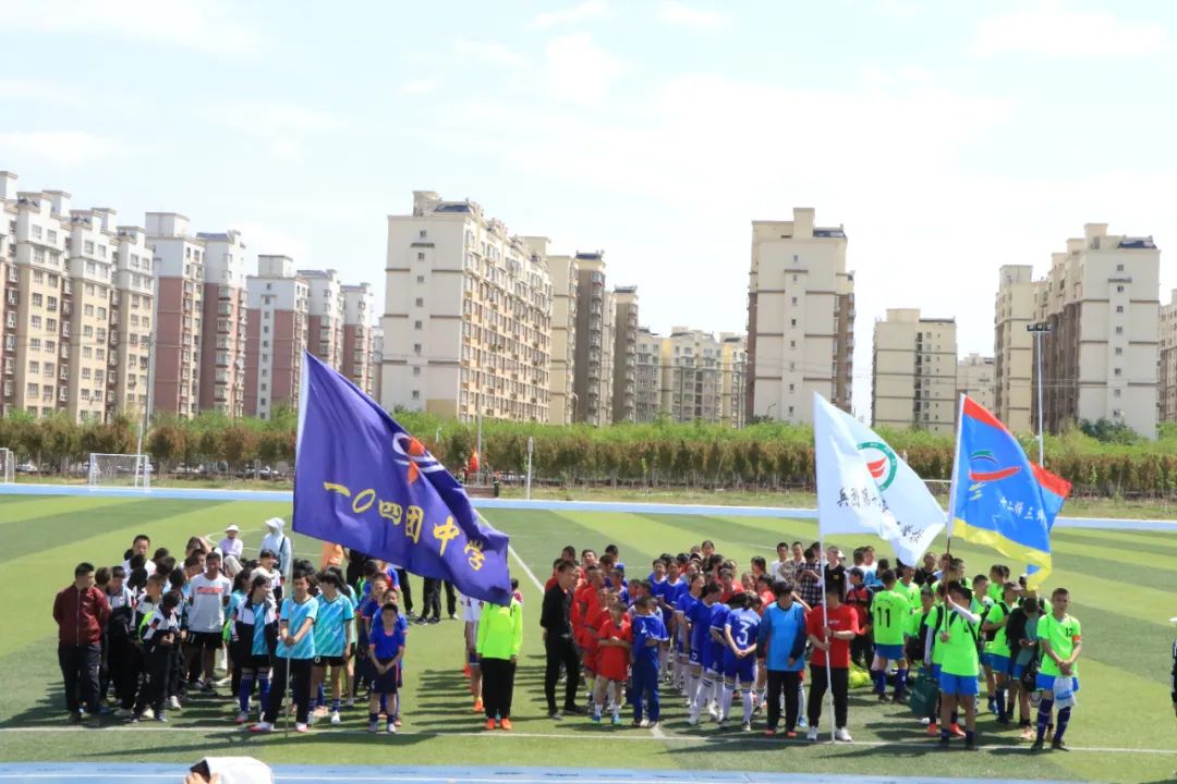 乌鲁木齐十二师校园足球联赛开赛,新疆十二师校园足球联赛