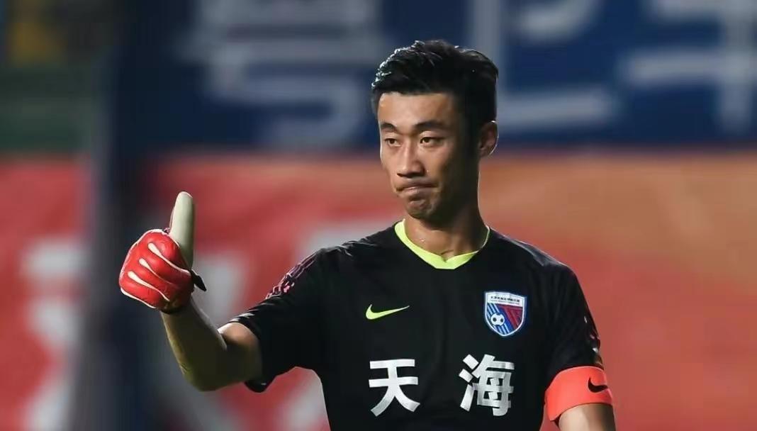 李铁老婆龙菲的钱能追回来么,足球张鹭妻子