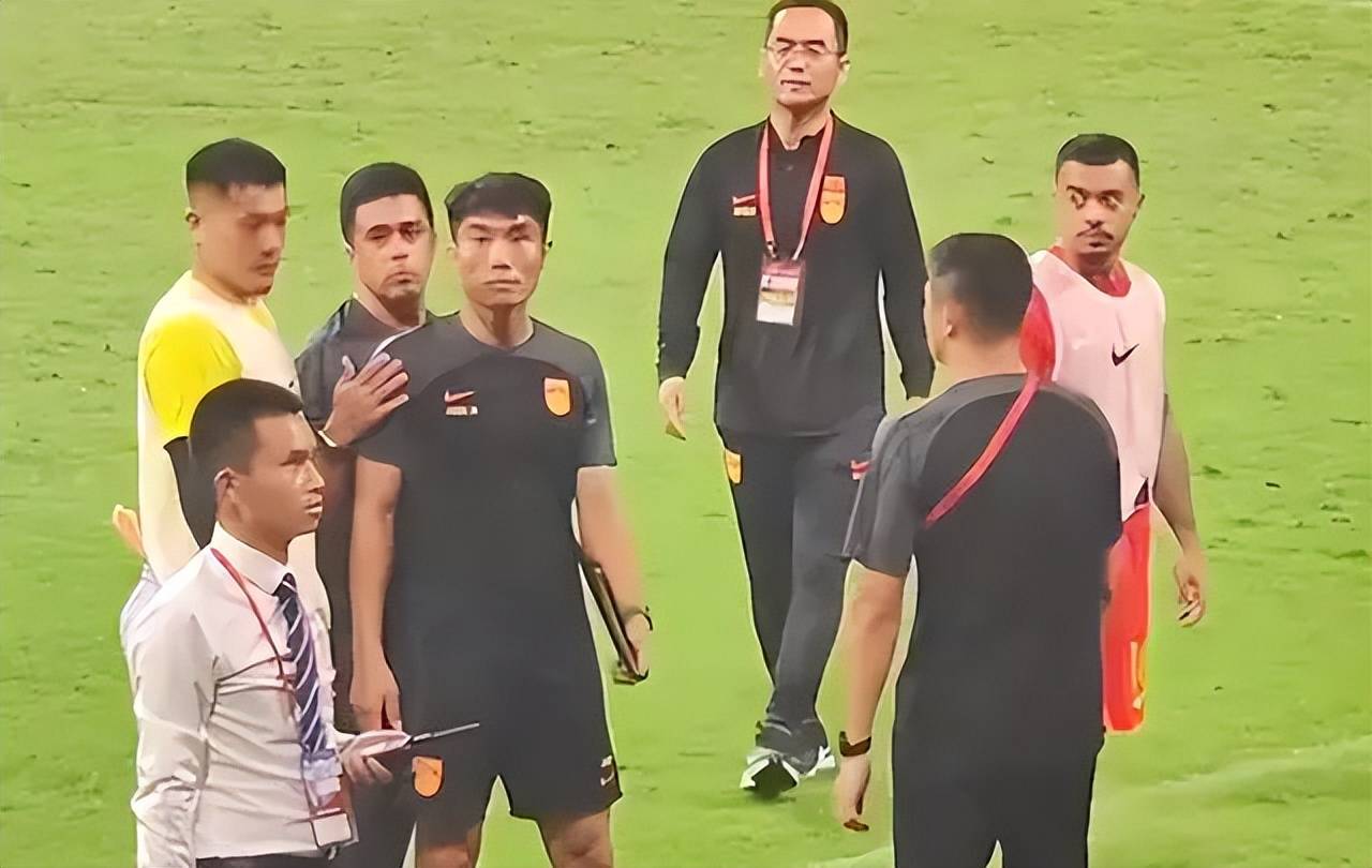 中国男足怎么才能搞好,中国男足一条龙进攻