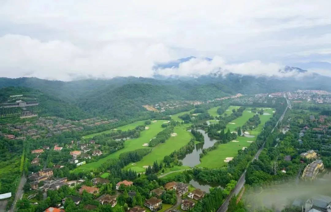 一个让你忘却烦恼的世外桃源,这里是顶级野球场