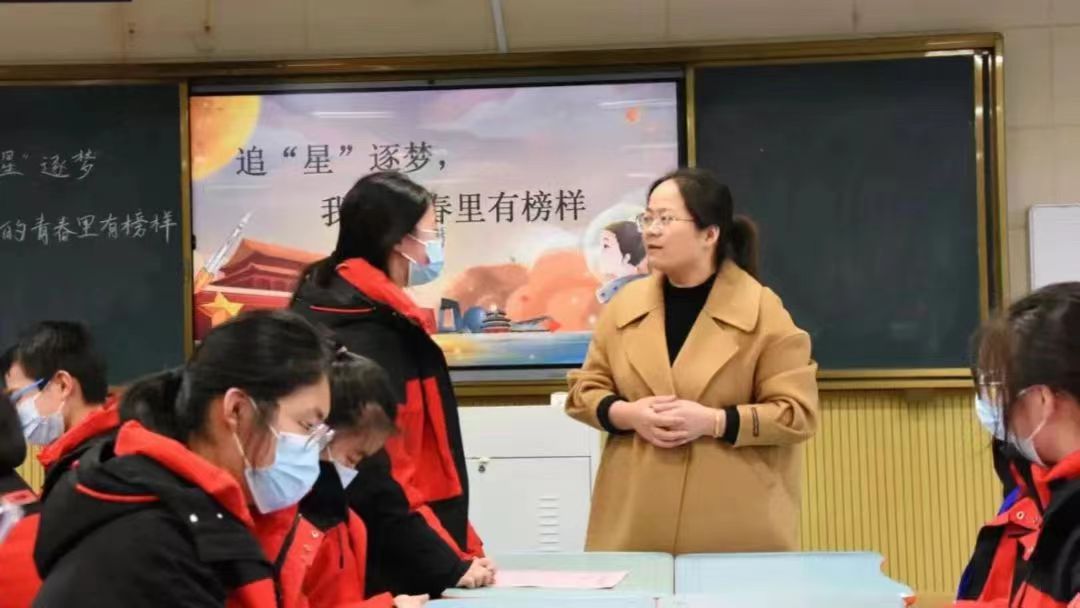 鐗㈣鍒濆績娼滃績鏁欎功鑲蹭汉,鐗㈣鑲蹭汉鍒濆績