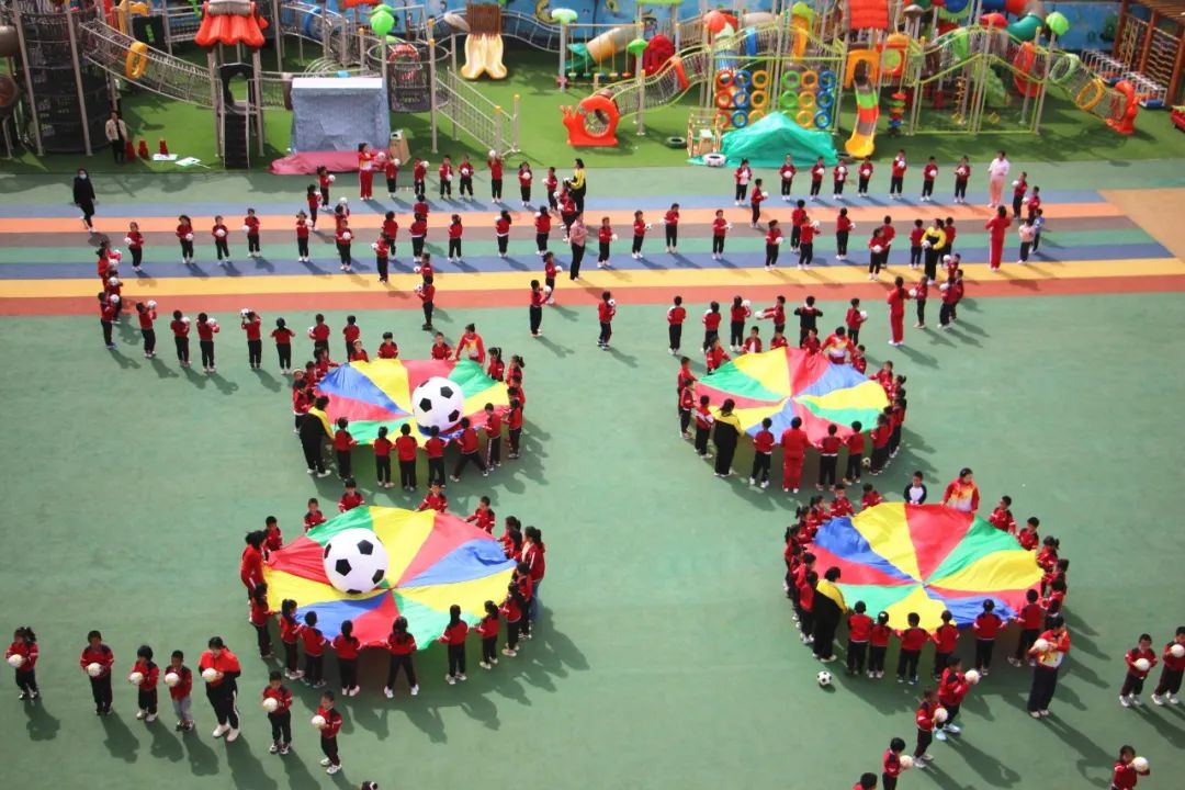 幼儿园喜迎100周年足球比赛,第一幼儿园举行迎新活动