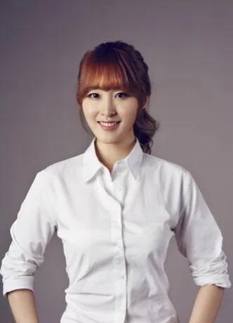 韩国女主持人申雅英,韩国微胖主持人申雅英