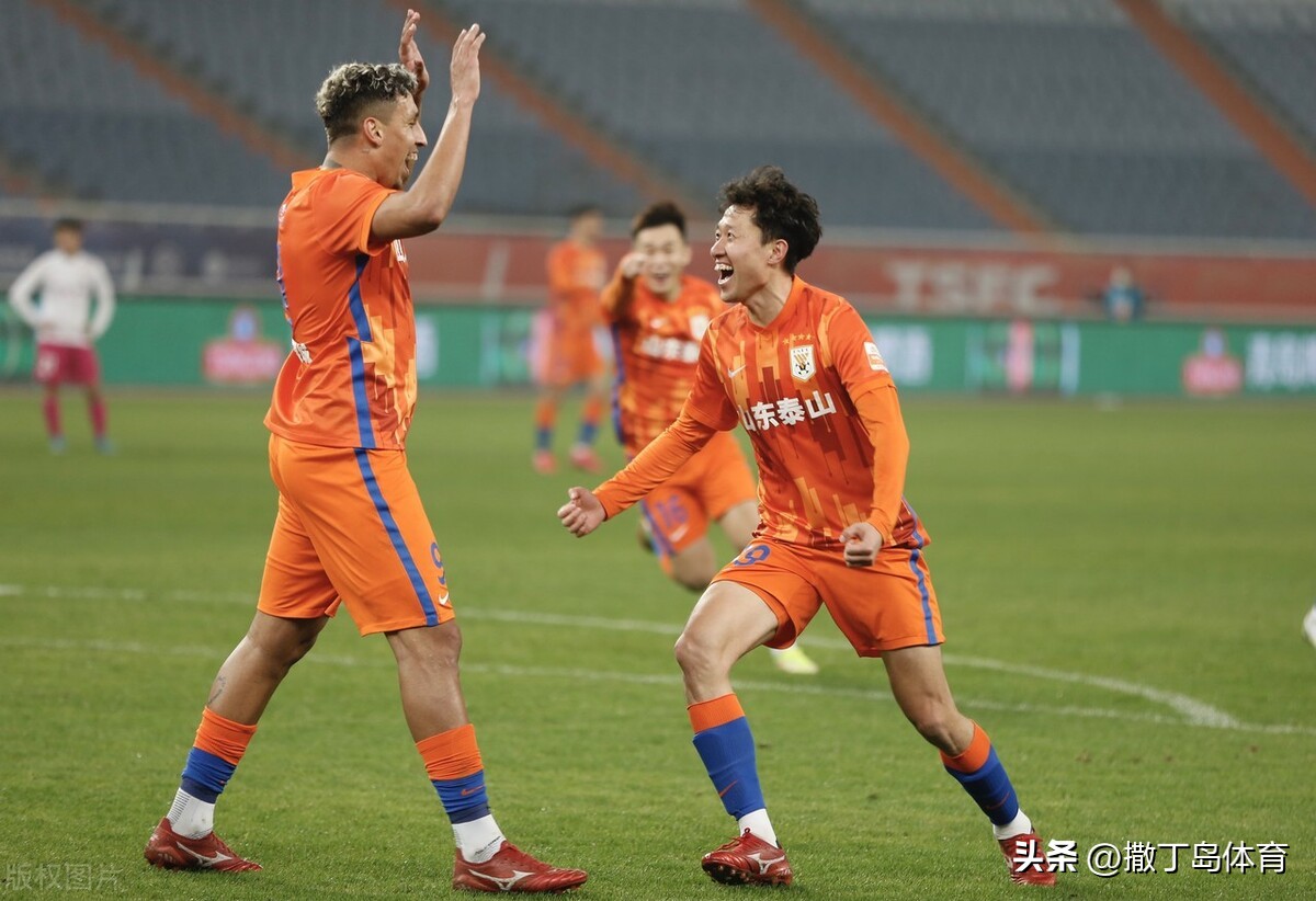 吴金贵祝福巴索戈,吴金贵向获胜的泰山队表示祝贺