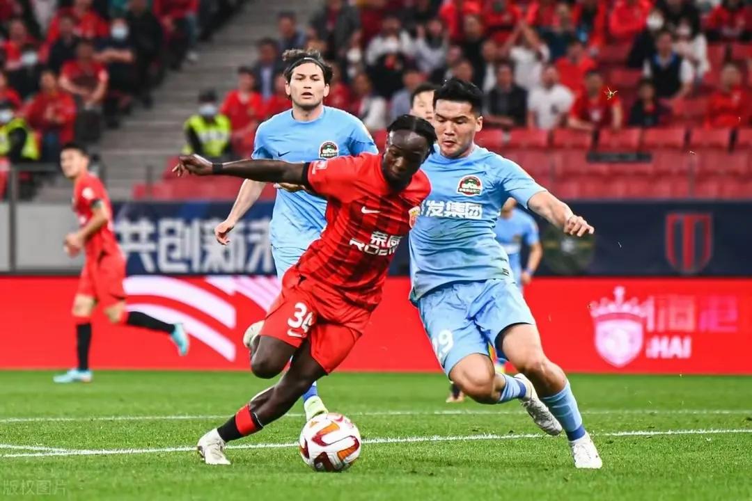 中超泰山3-1海港积分追平三镇,中超最新积分榜山东泰山胜广州城