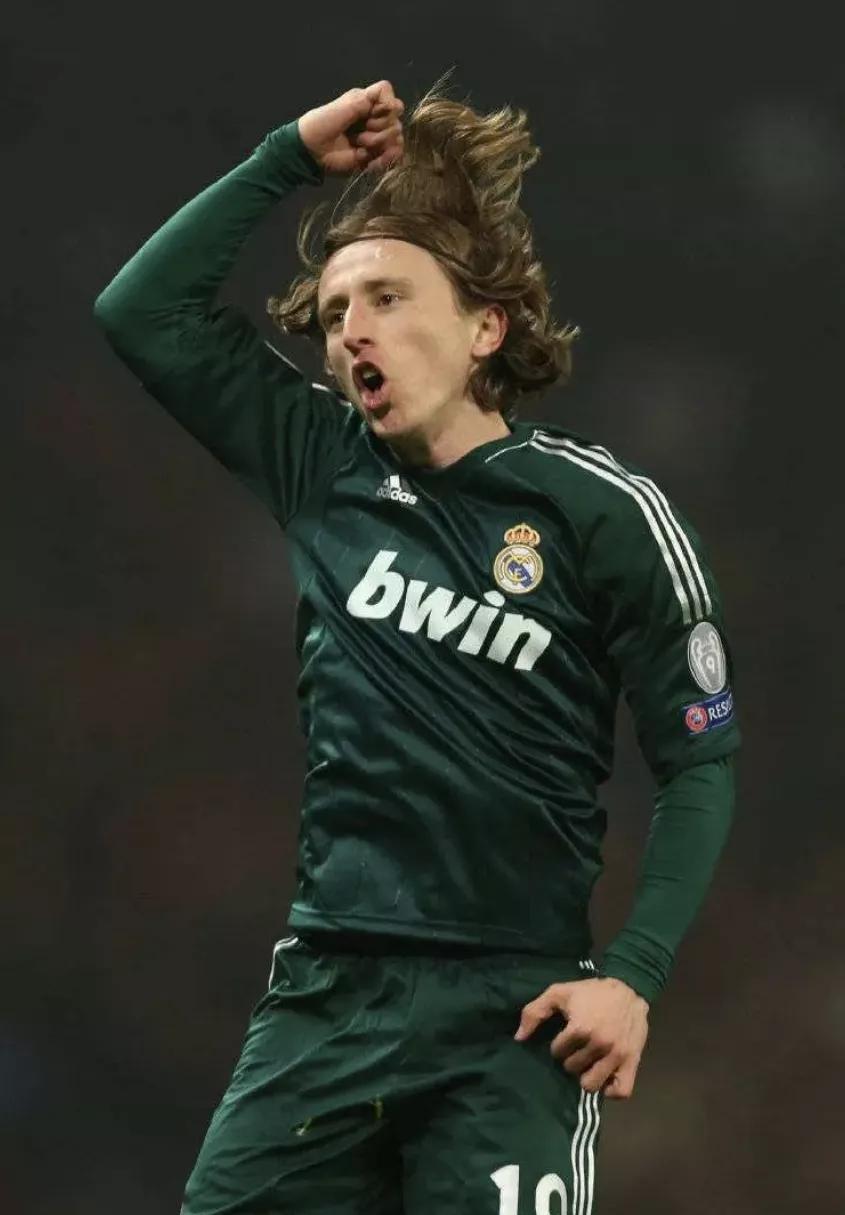 足坛十大中场,足坛史上十大中场大师