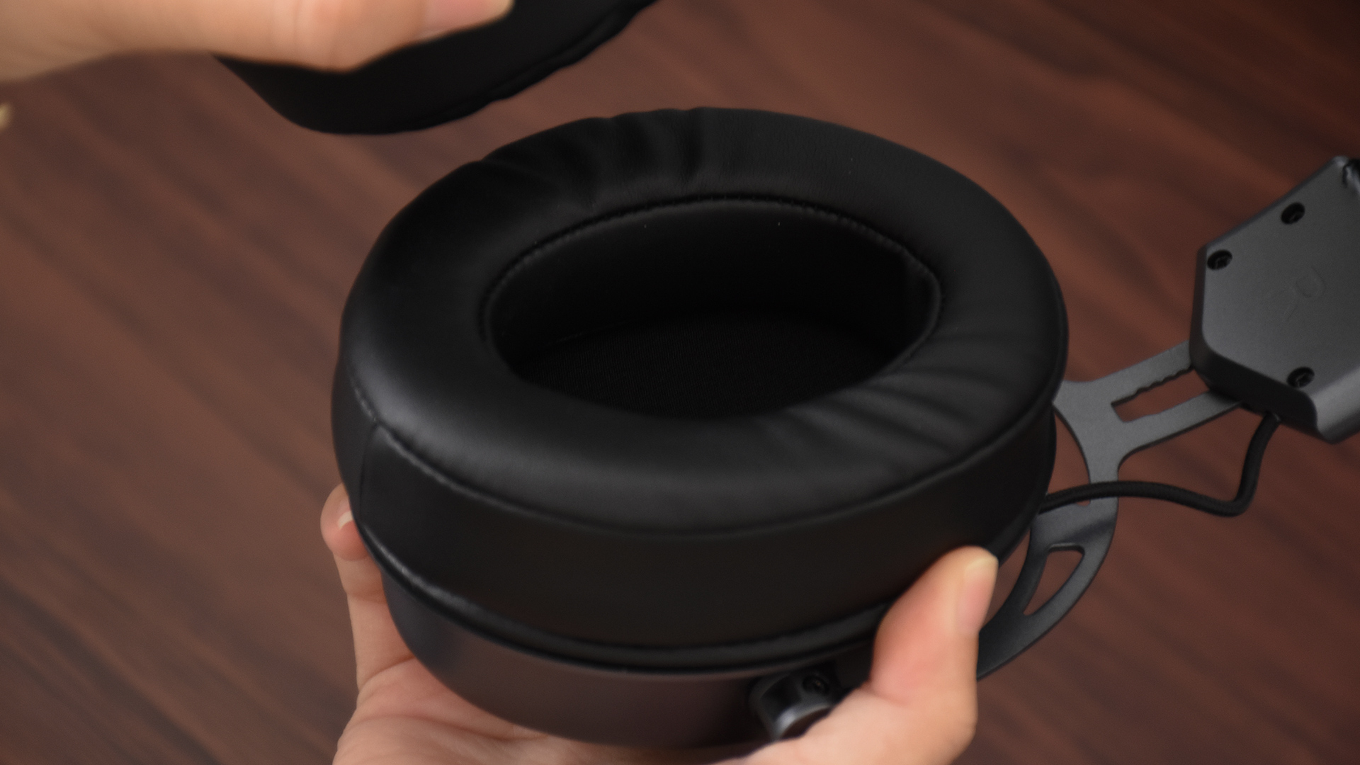 雷柏vh800连接手机,雷柏vh800耳机怎么充电