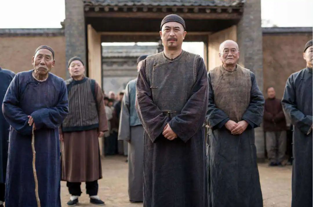 张嘉译成功的原因,张嘉译现在情况