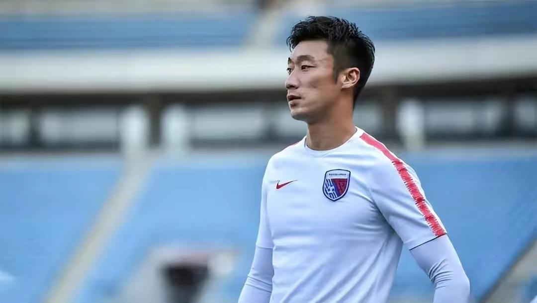 李铁老婆龙菲的钱能追回来么,足球张鹭妻子