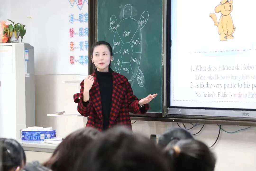 鐗㈣鍒濆績娼滃績鏁欎功鑲蹭汉,鐗㈣鑲蹭汉鍒濆績