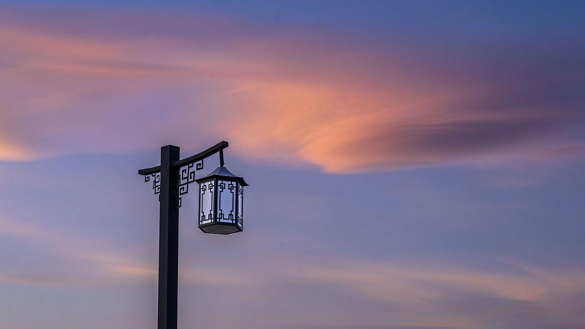 山河远阔不如一碗人间烟火的意思,山河远阔音乐