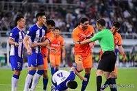 没法踢了？丑陋的判罚再次左右比赛。中超执法泰山已现破窗效应