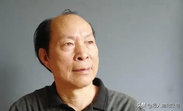 27骞存嫆缁濅笅璺殑闊╁浗鑰佹澘,27骞村墠灏忎紮鍚戝コ鑰佹澘涓嬭藩